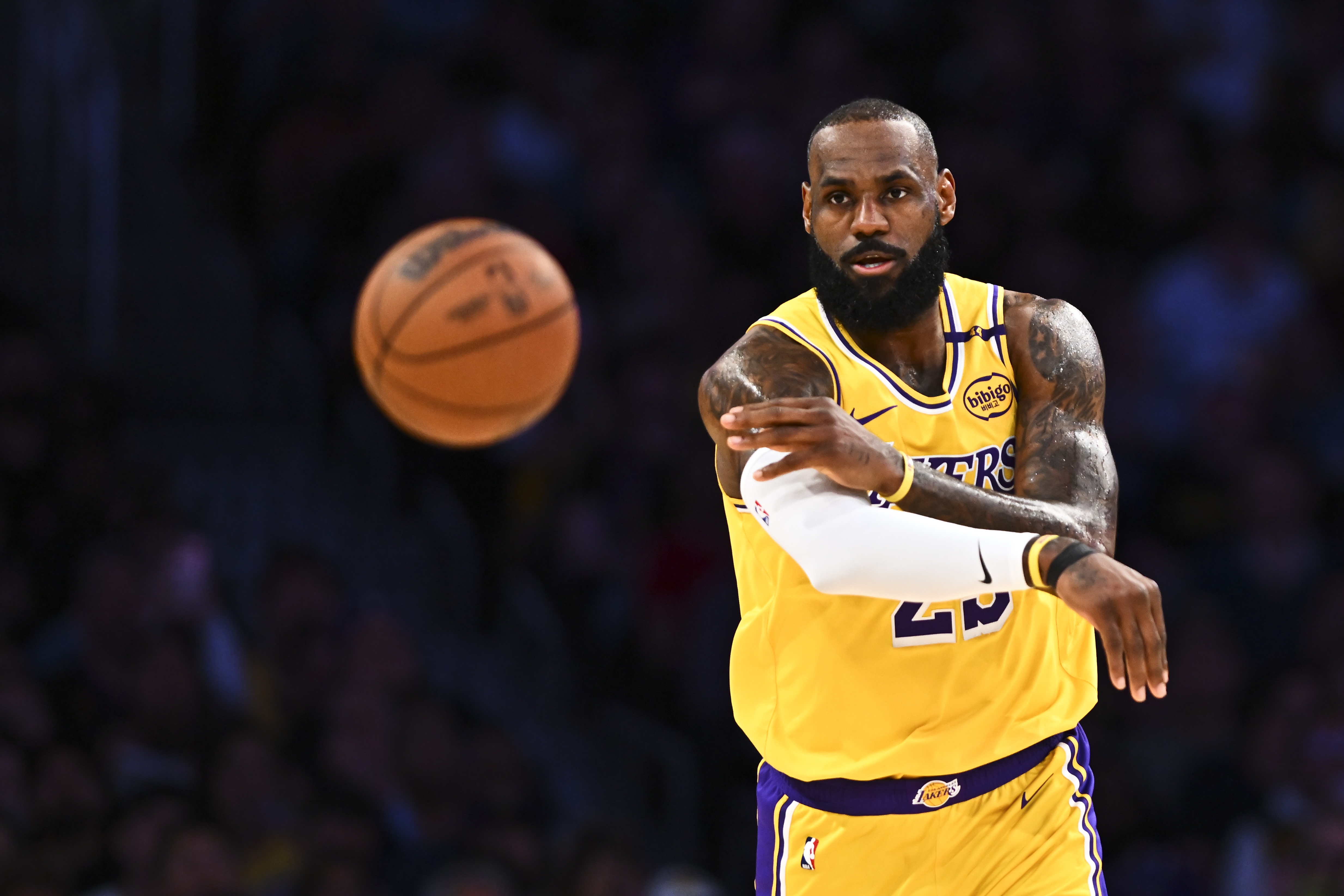 华体会官网-2000年以来NBA最佳阵容一阵中的内线变迁：蓝领球员屡获青睐，一位巨星长期垄断近七载
