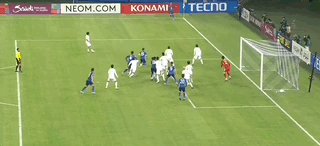 华体会下载-【亚冠】路易斯头球鲍亚雄送点 申花1比2被蔚山逆转