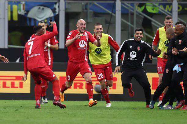 1681596107529045961.jpg 华体会官网-【意甲】卡尔迪罗拉暴力头球,蒙扎1比0客胜国际米兰