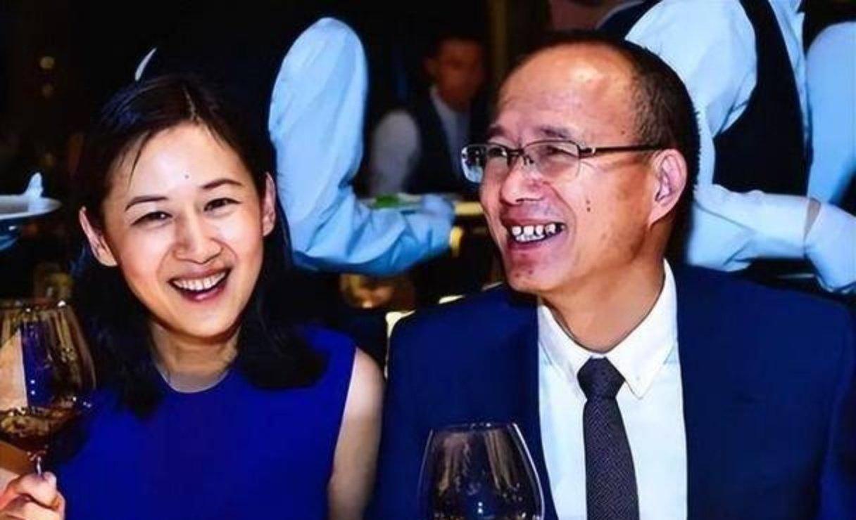 华体会体育-出身浙江豪门，前夫是上海顶级富豪，现仍在前夫集团担任高层领导